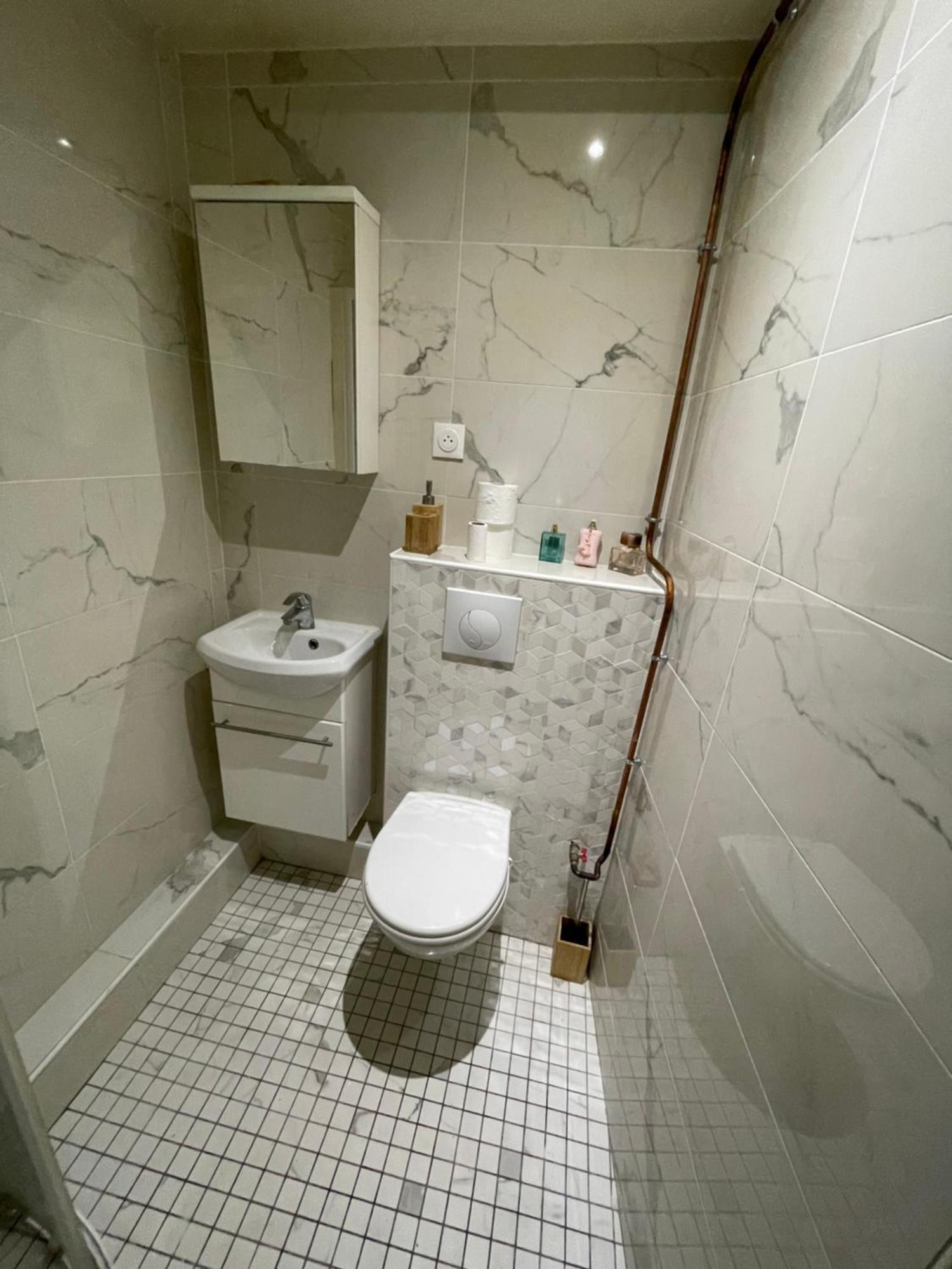 Chambre Proche Centre Et Monuments Parijs